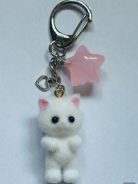 Cute White Cat Keychain with Pink Star Charm - Unbranded
